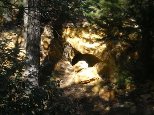 cave cache in Creswick australia